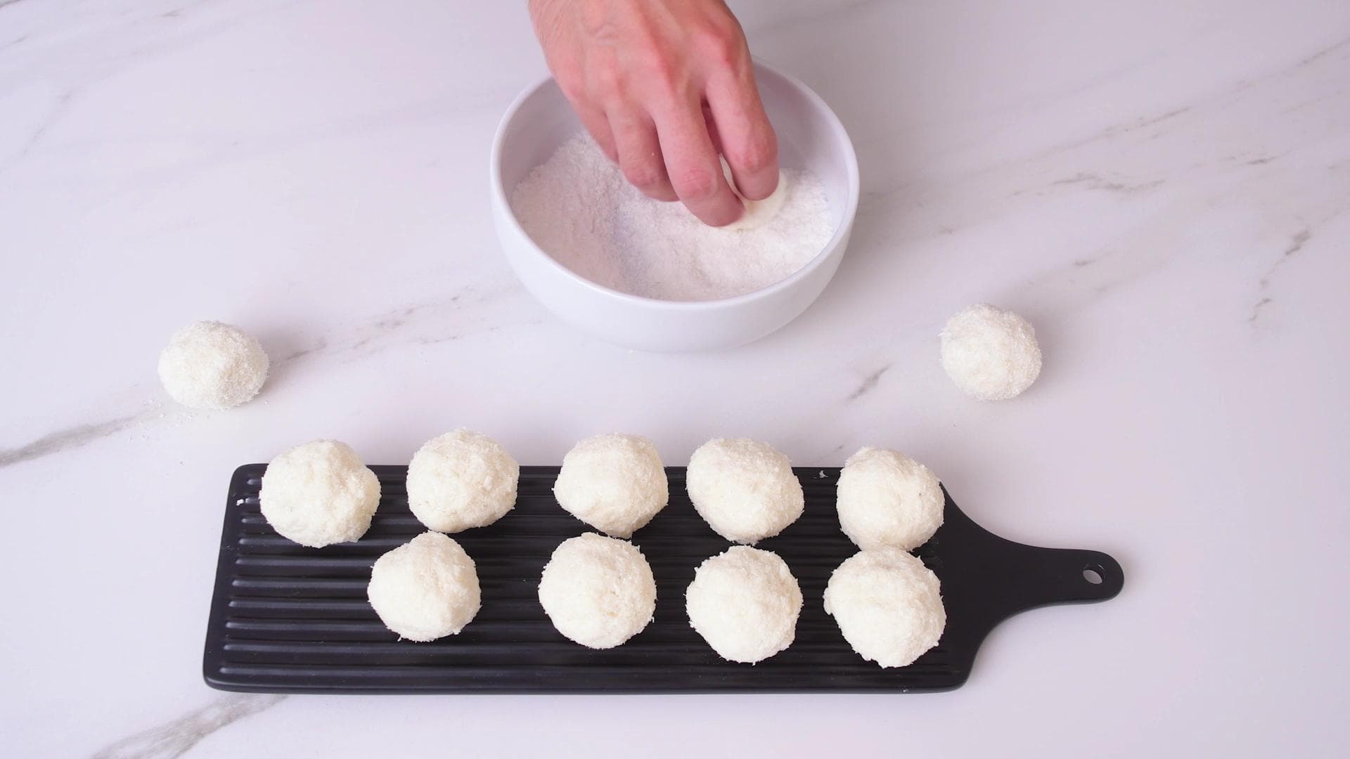 Coconut Balls — step 2