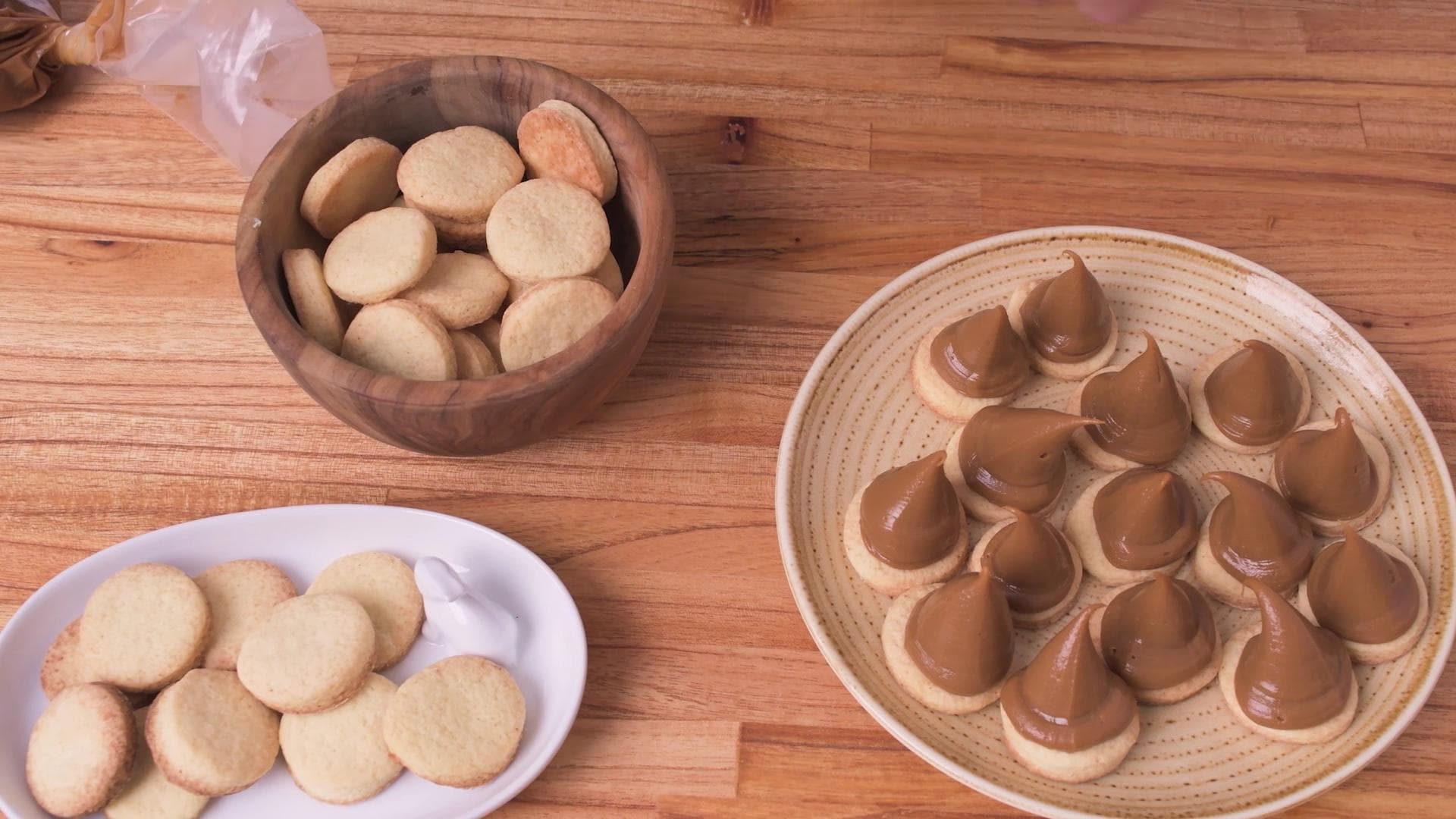 Chocolate Dulce de Leche Cones — step 7