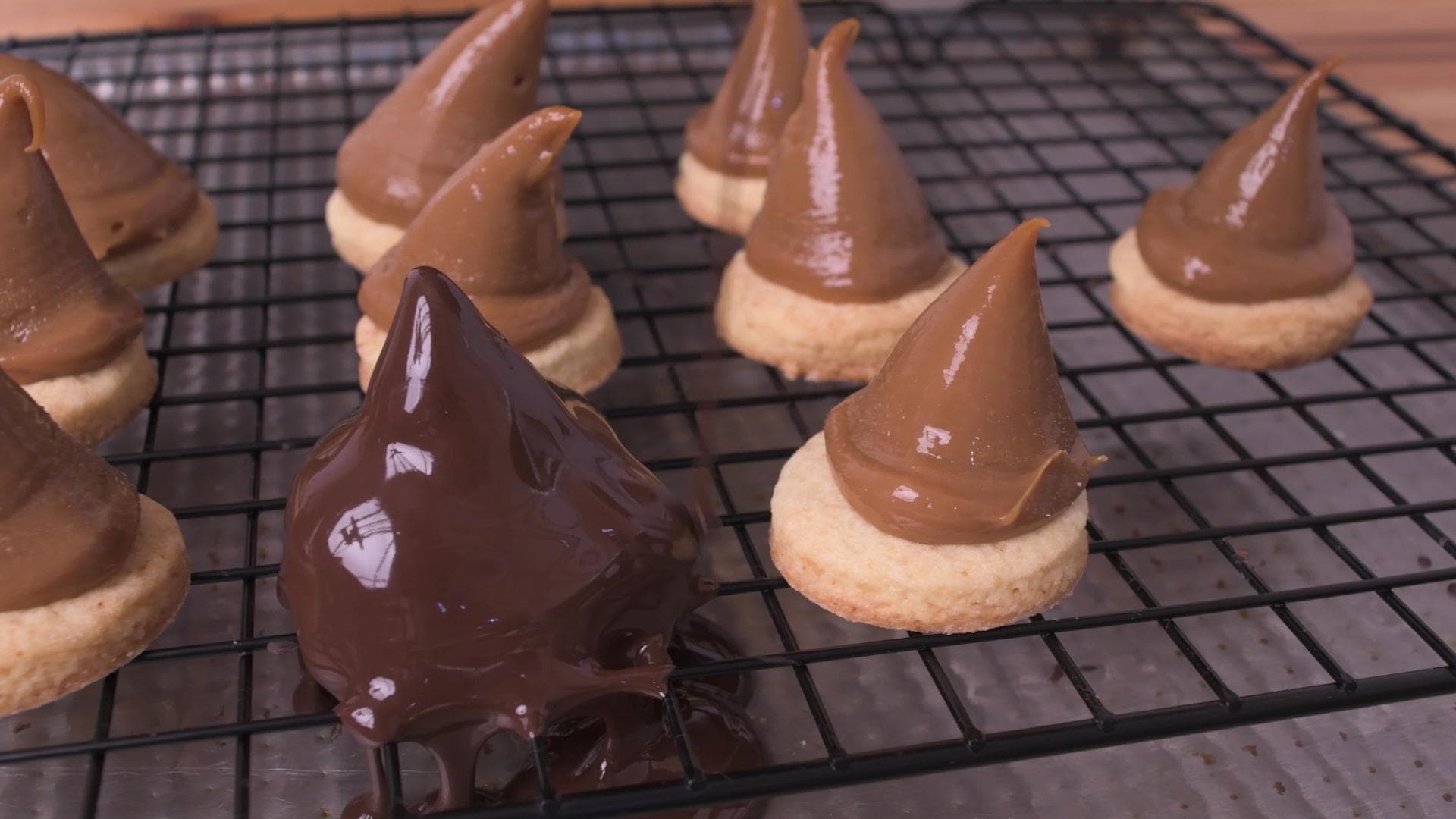 Chocolate Dulce de Leche Cones — step 8