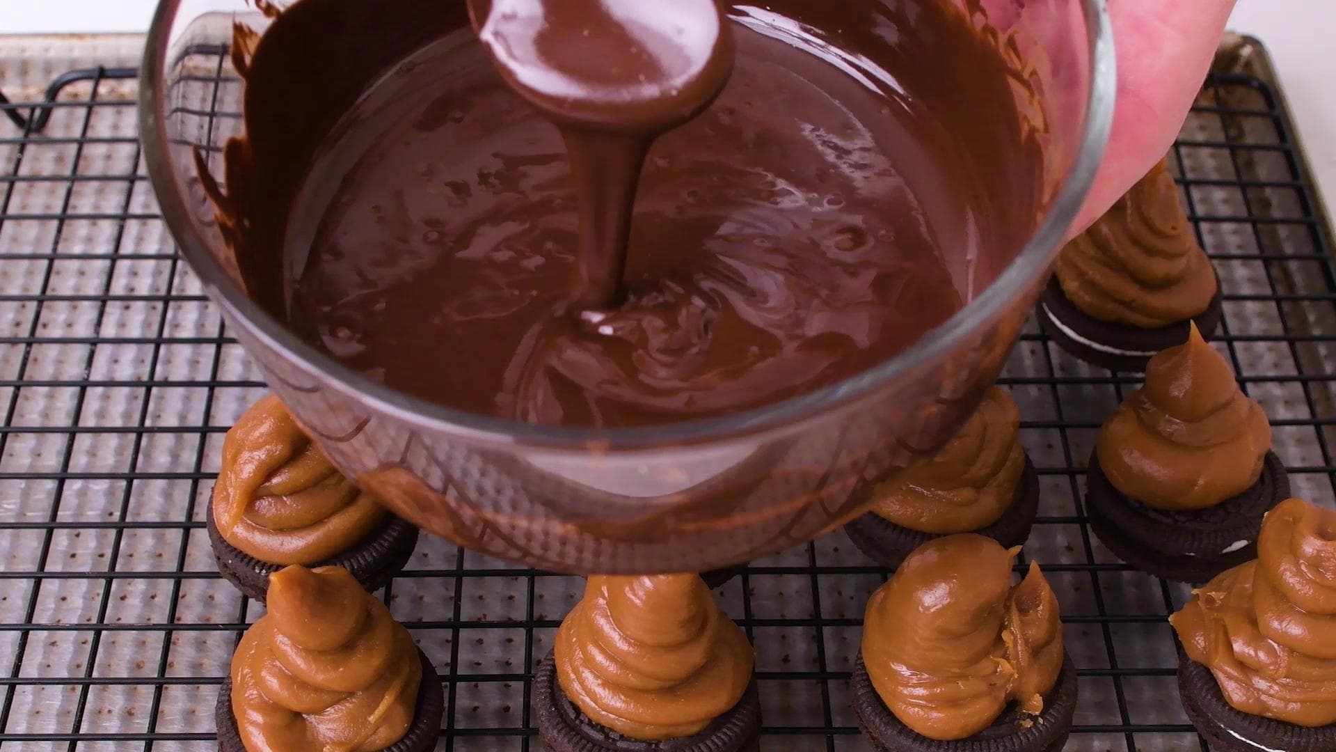 Conitos Oreo de Dulce de Leche — paso 2
