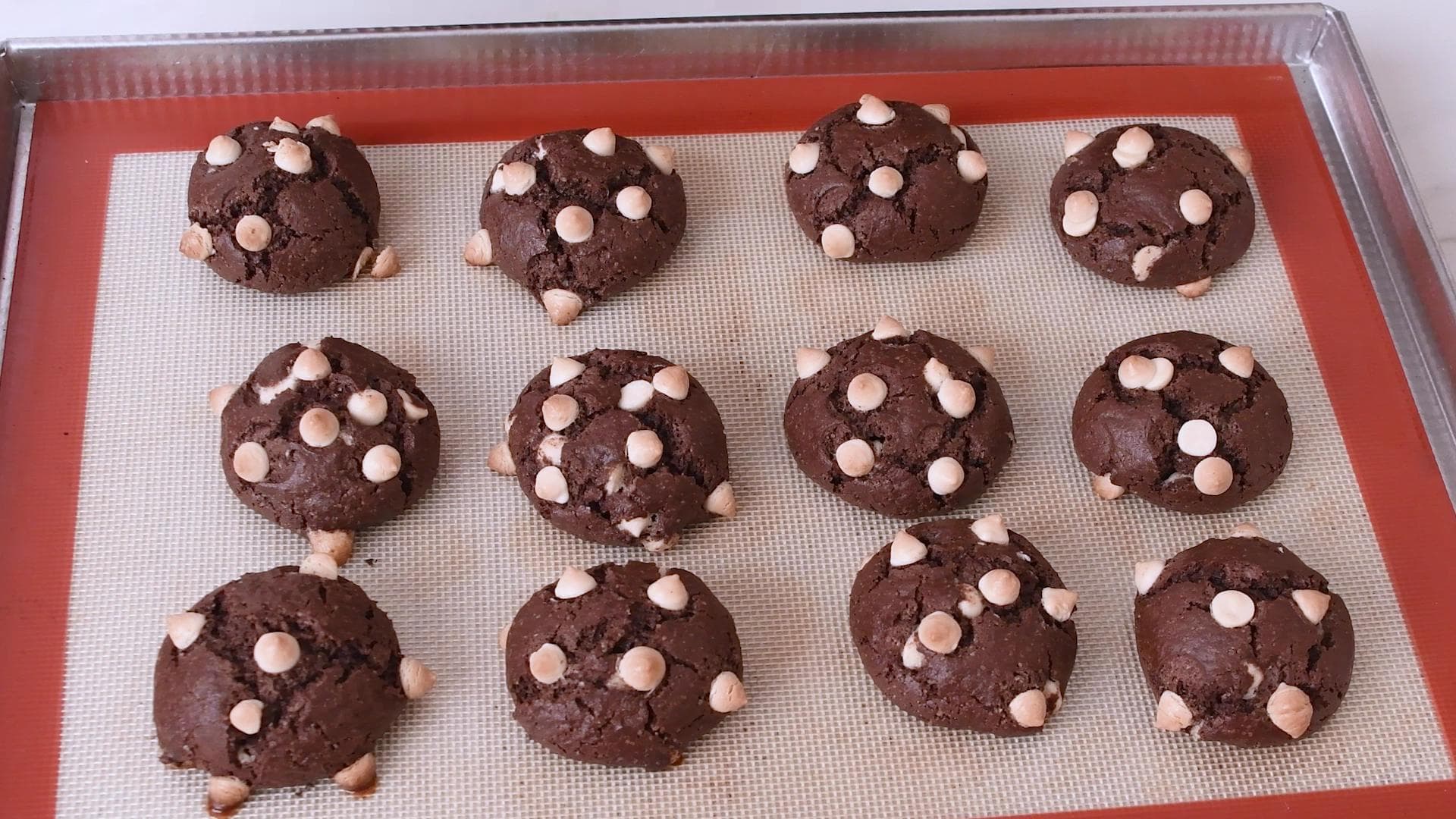 Quick and Easy Chocolate Cookies — step 8