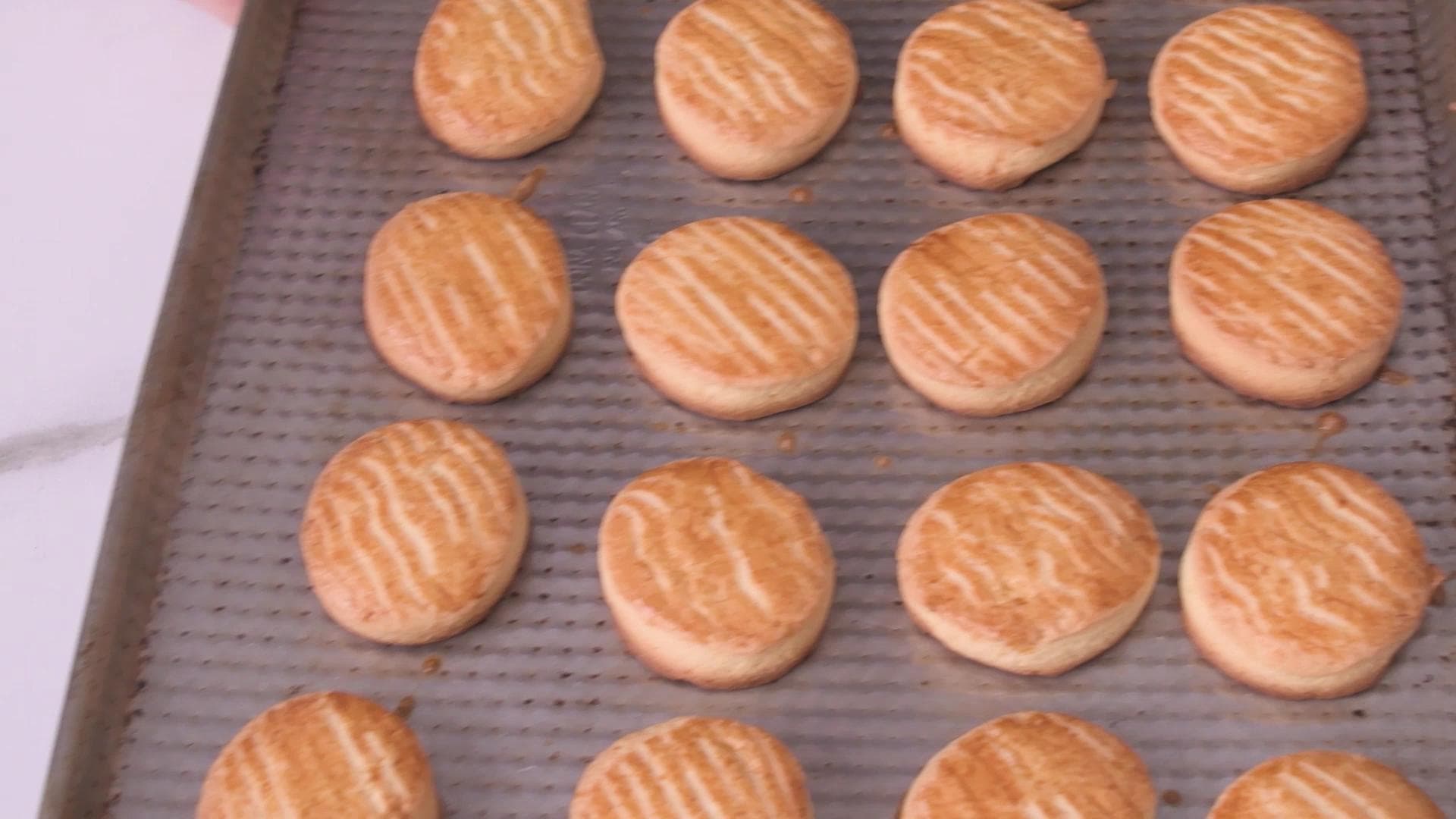 Quick and Easy Orange Cookies — step 9