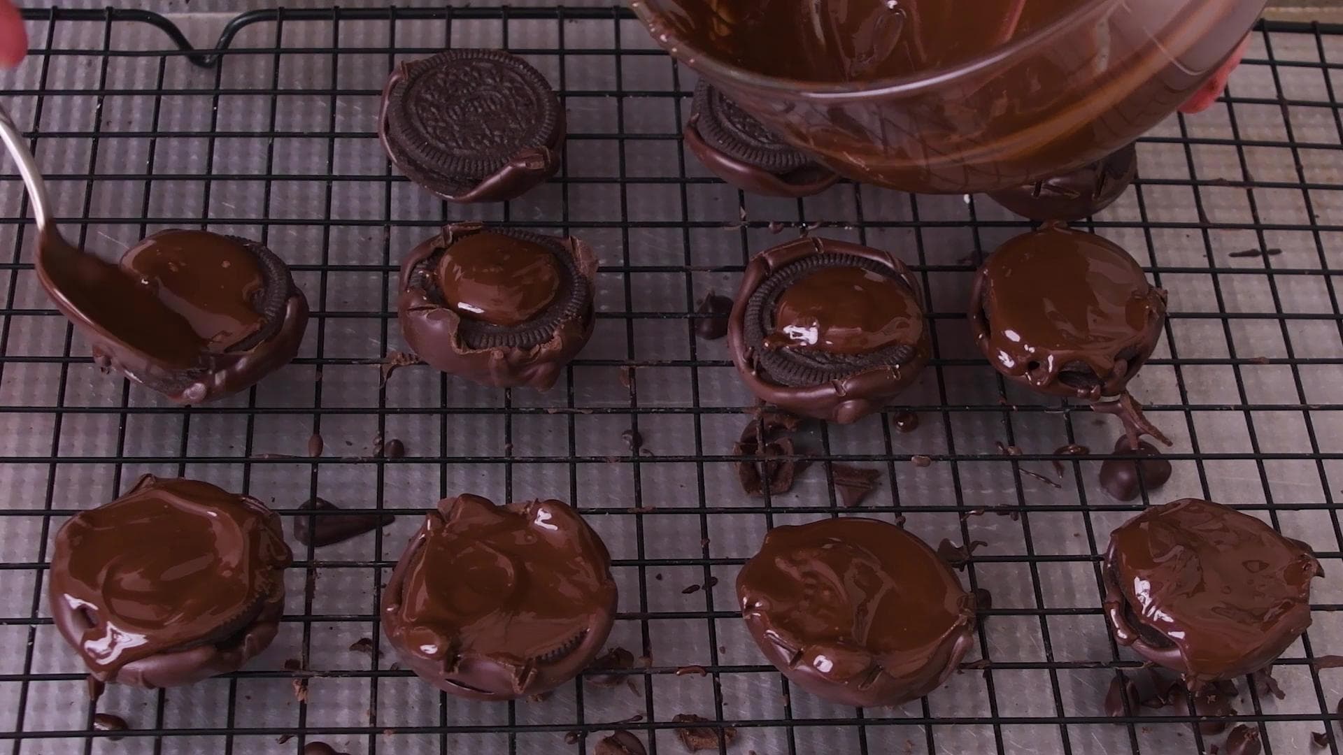 Oreos Bañadas en Chocolate — paso 2