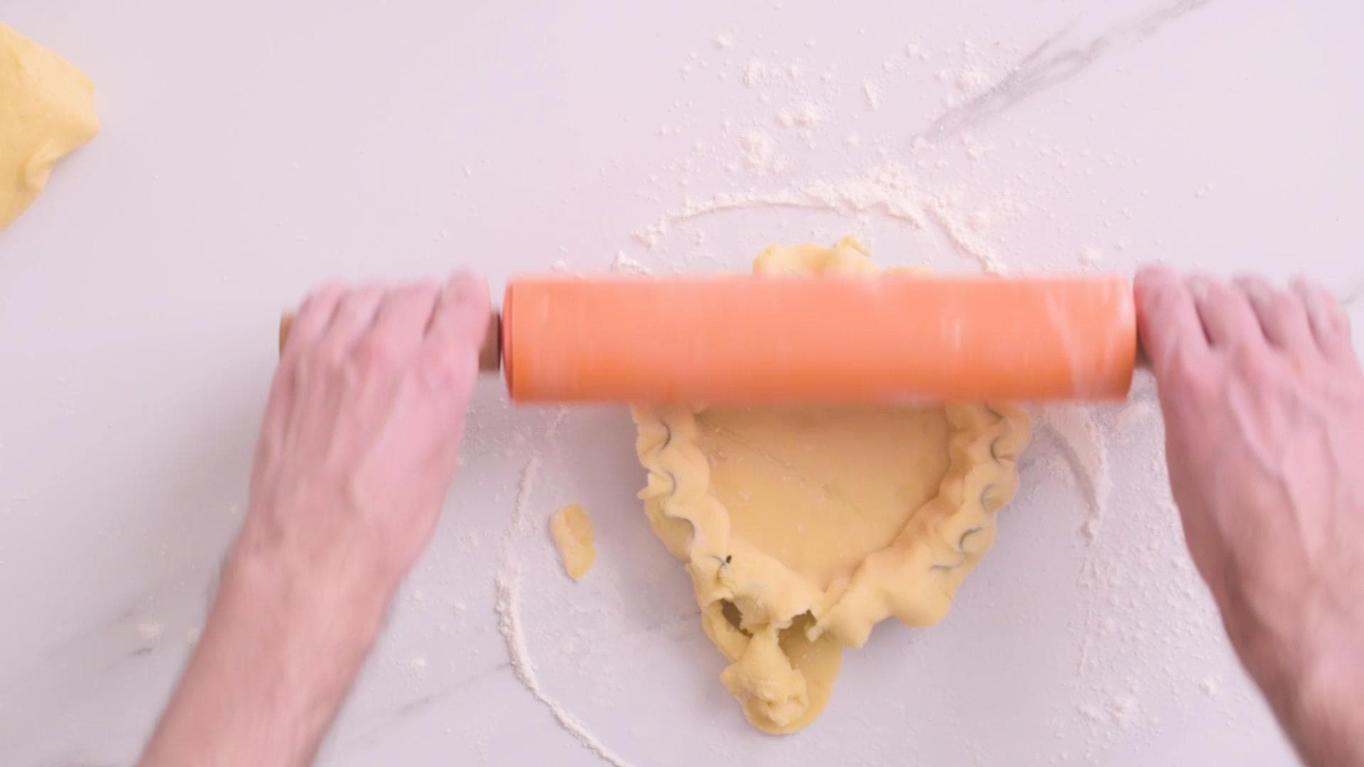 Coconut and Dulce de Leche Tart — step 7