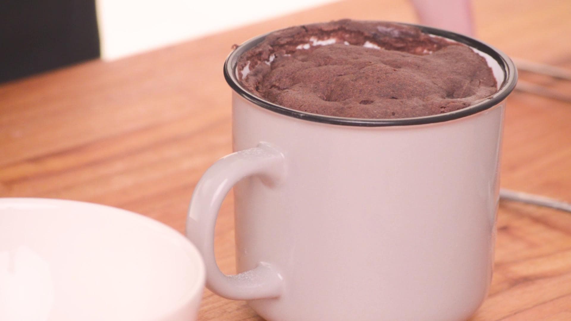 Torta en Taza de Chocolate y Vainilla — paso 4
