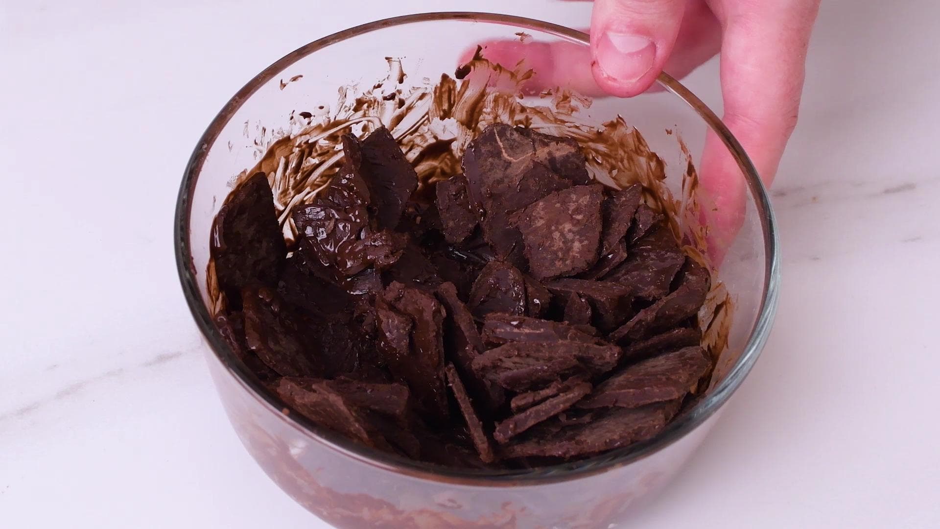 Como Derretir Chocolate en El Microondas — paso 1