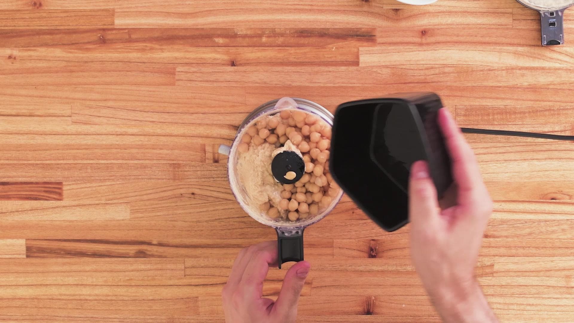 Homemade Chickpea Hummus — step 3