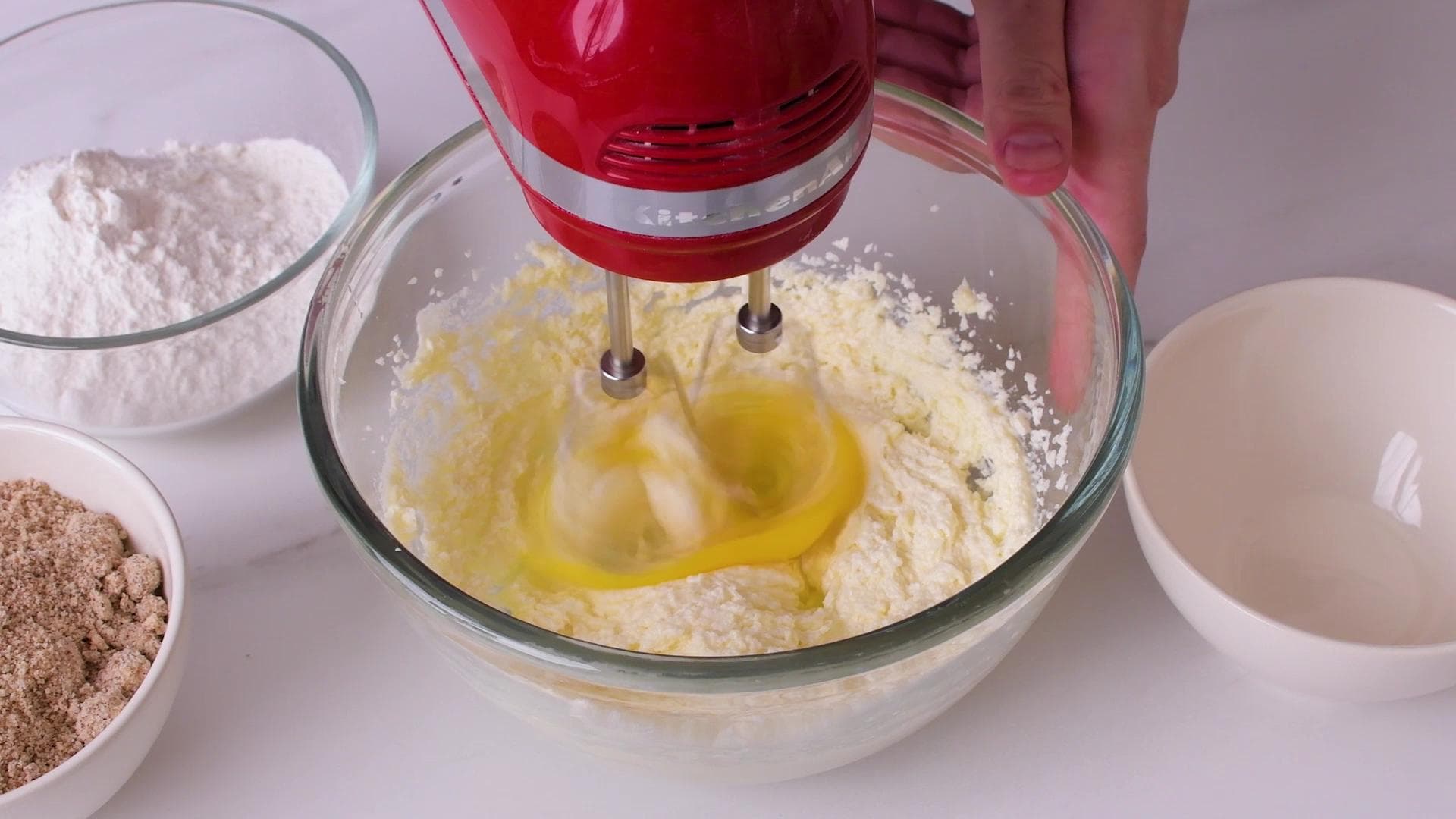 Almond Thumbprint Cookies — step 1
