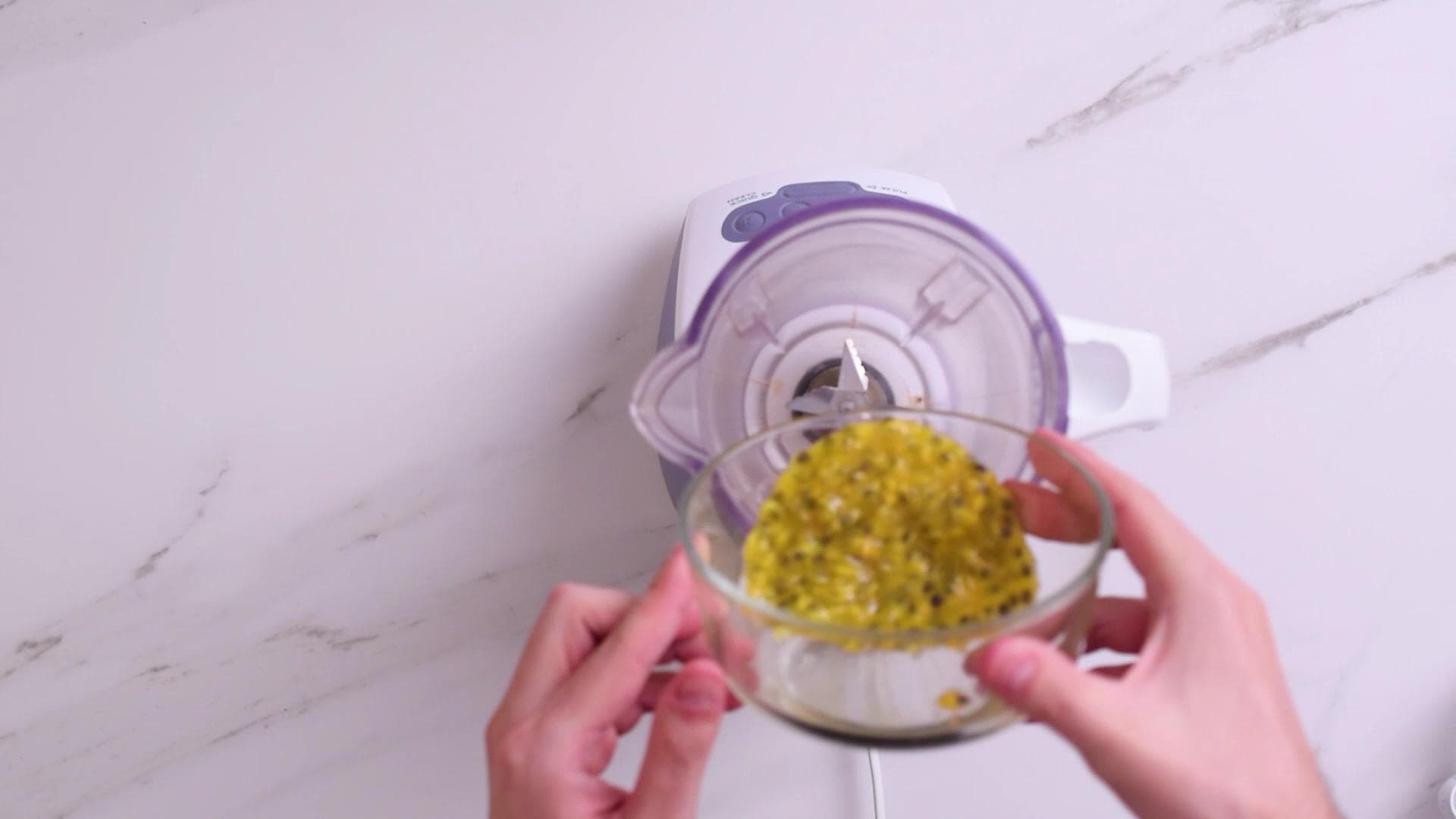Passion Fruit Thumbprint Cookies — step 1