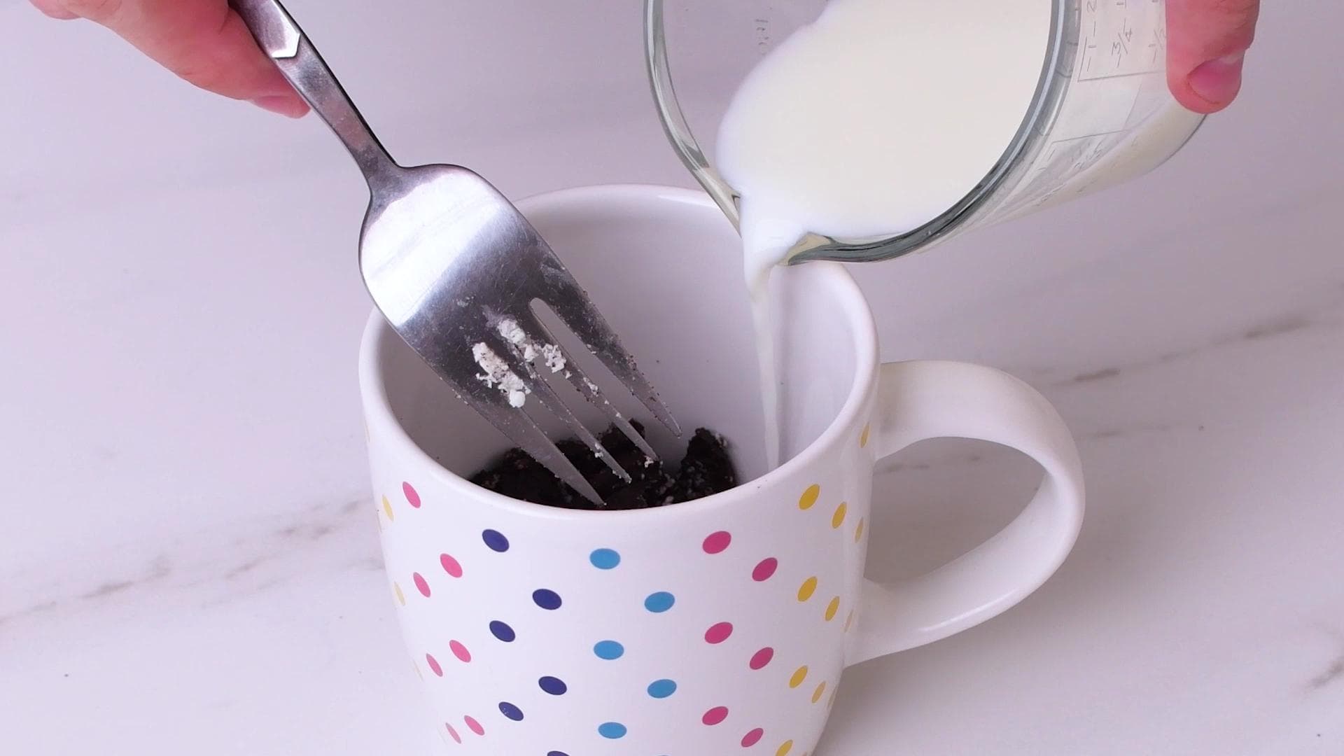Oreo Mug Cake — step 1